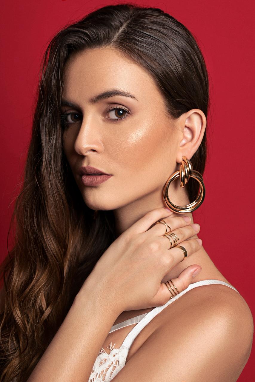 Janaina R.